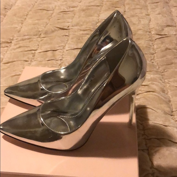 Heels - Picture 2 of 5